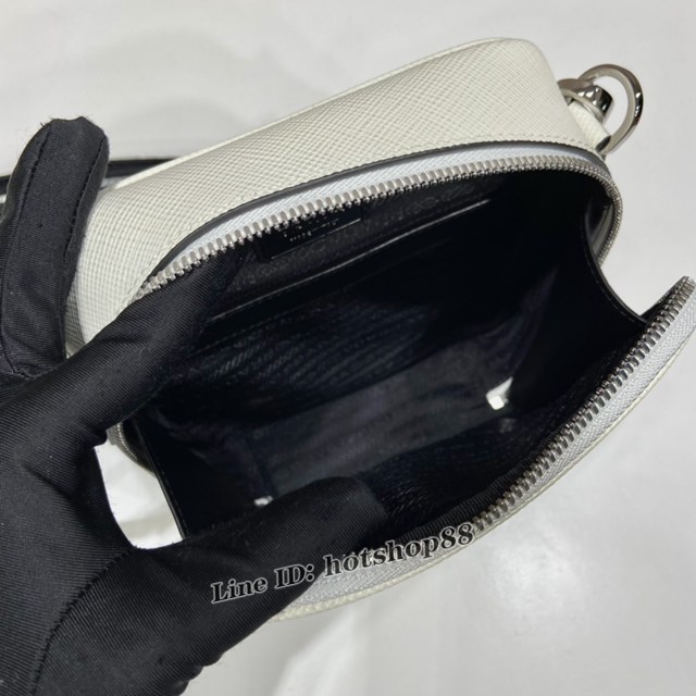 Prada專櫃新款刺繡織帶男斜跨包 2VH154 普拉達白色Saffiano皮革男包 csp1093